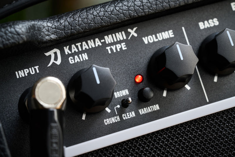 Amplificador Boss Guit Elec Ktn-Mini X