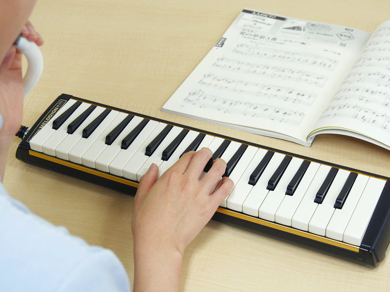 Melódica Suzuki Melodion M-37C De 37 Teclas — vista 4