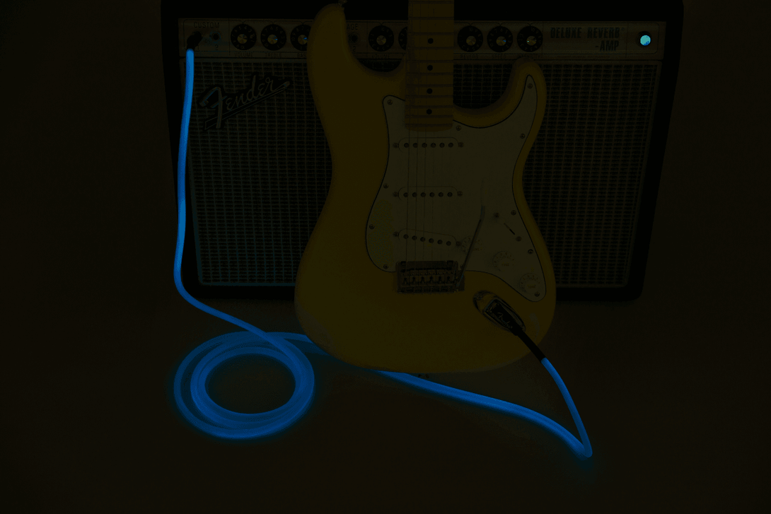 Cable Fender Pro 18.6 Glow In Dark Blue 0990818108 - The Music Site