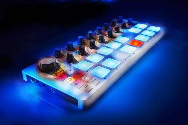 Controlador Y Secuenciador Arturia Beatstep 430101 - The Music Site