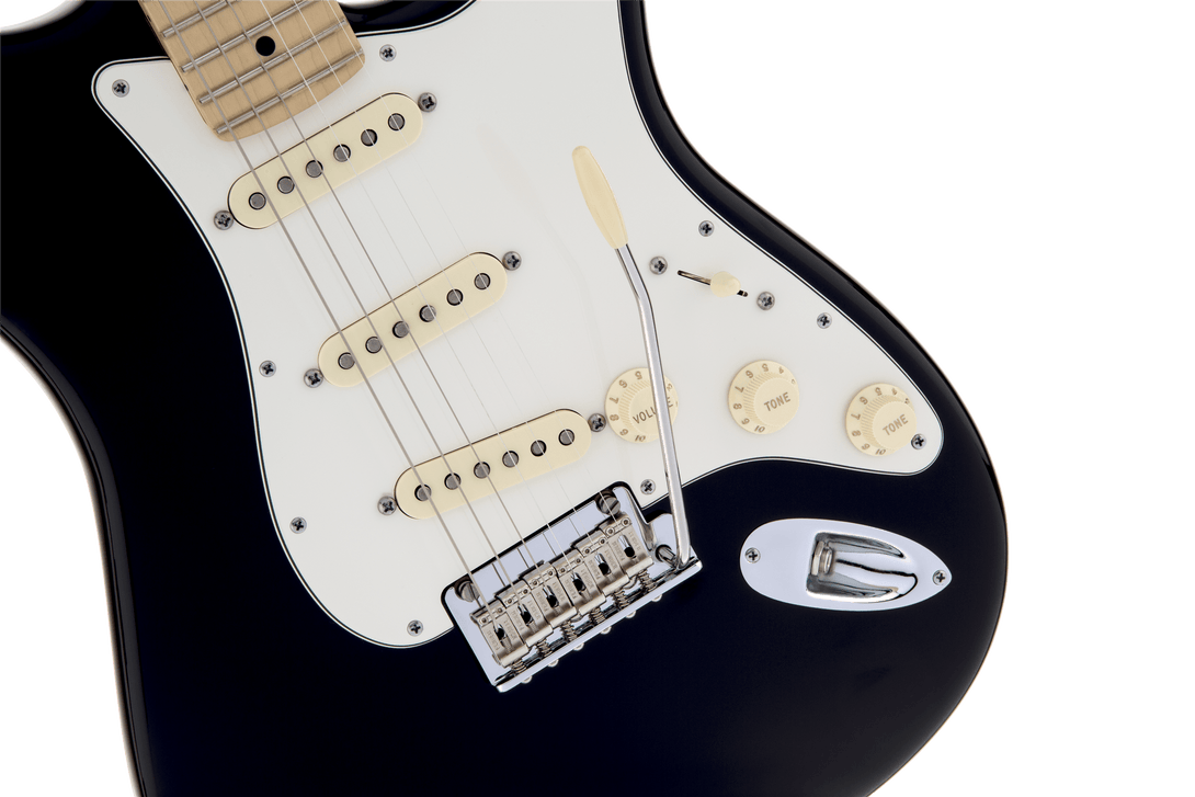 Guitarra Electrica Fender American Standard Stratocaster®, diapasón de arce, negro 0113002706 - The Music Site
