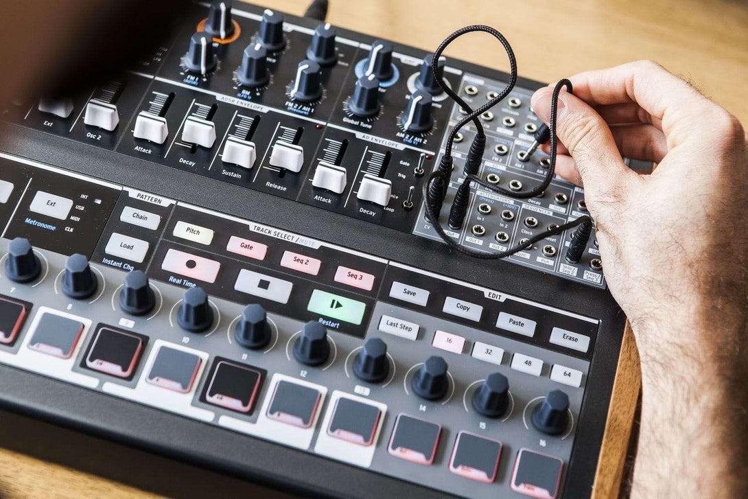 Sintetizador Arturia Minibrute 2S - Noir 531103 - The Music Site