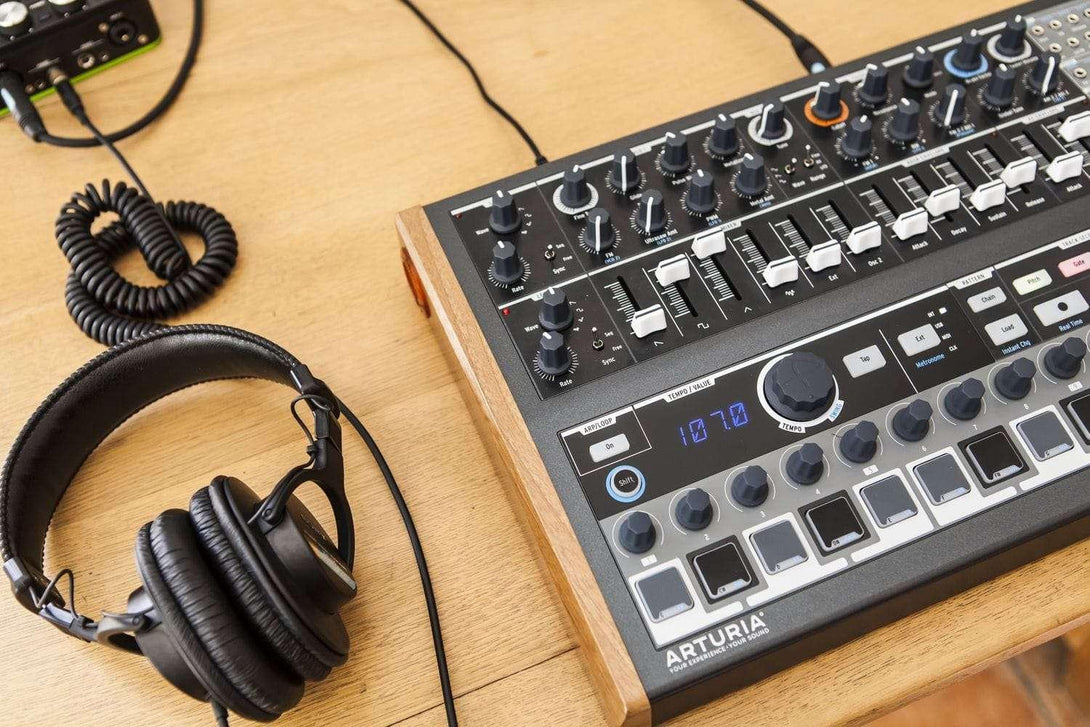 Sintetizador Arturia Minibrute 2S - Noir 531103 - The Music Site