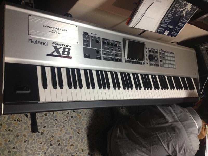 Sintetizador Roland Fantom X8 - The Music Site
